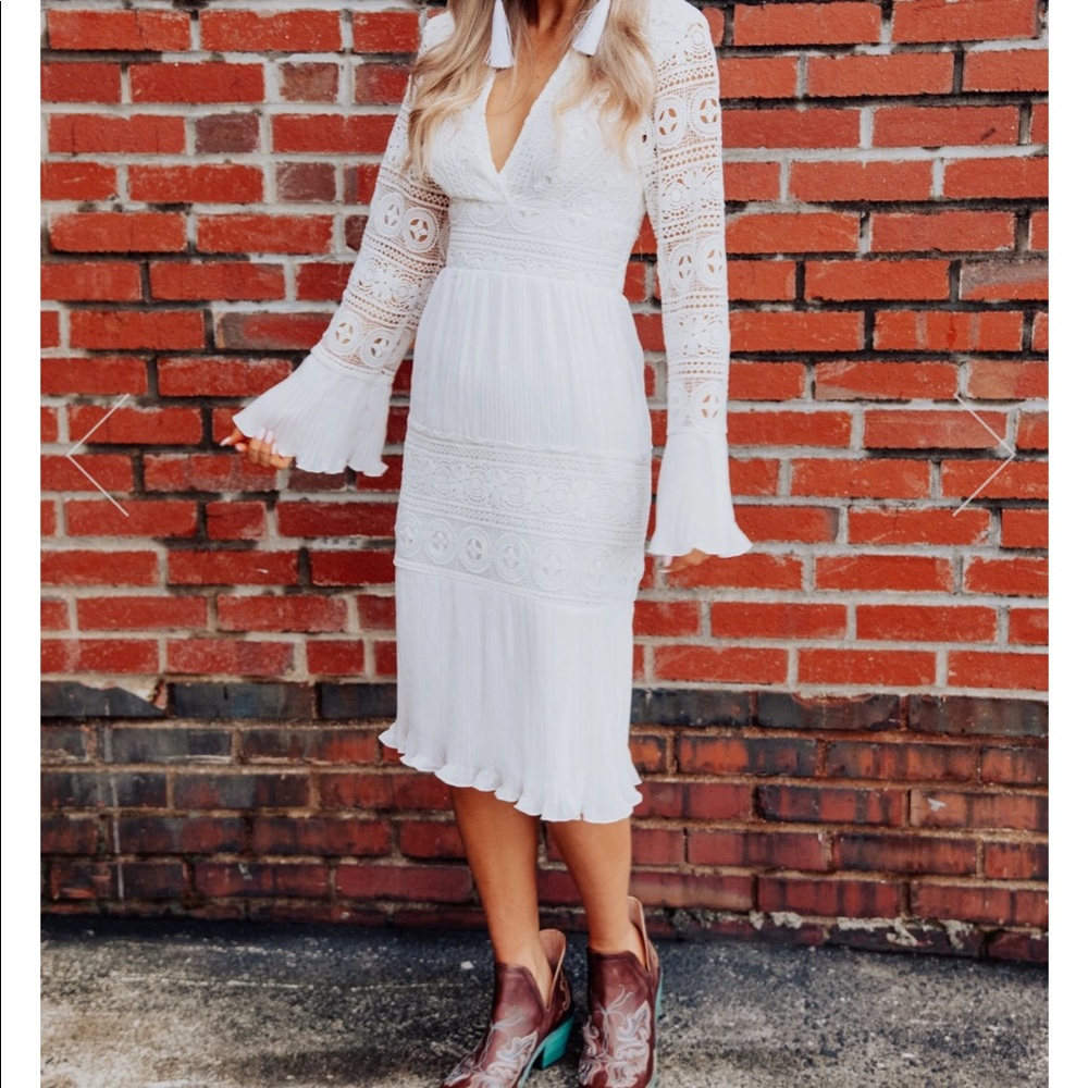 White Bridal Dress Boho Lace Bell-Sleeve NWT